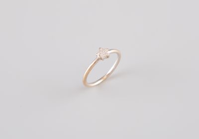 FRED. Bague, modèle Kate Moss, en or blanc 750°/°° sertie de…