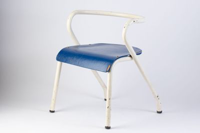 Jacques HITIER (1917-1999) Chaise d'école maternelle à struc…