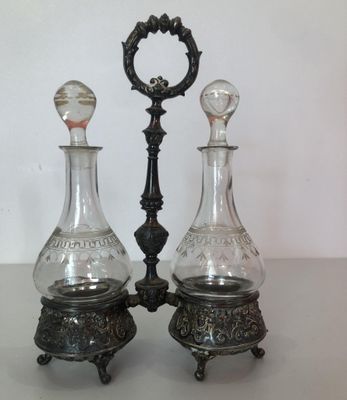 huilier vinaigrier ancien en métal et verre