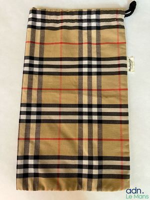 burberll checkered draws bag