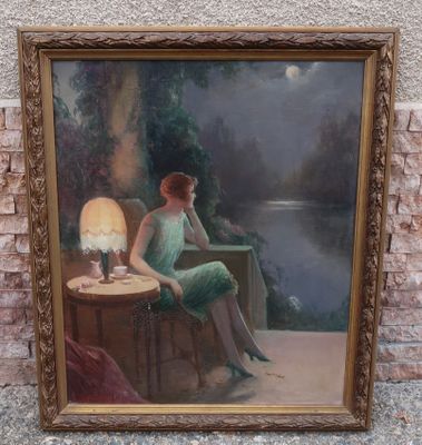 une peinture à l'huile représentant une femme assise à une table près d'une lampe
