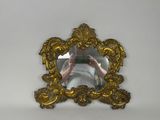 une personne se prenant en photo dans un miroir