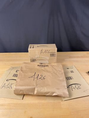 Lot de 4 colis Mystère (Retour Amazon,NPAI ,Adresse incomplè…