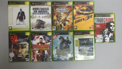 beaucoup de jeux vidéo sur la table ensemble