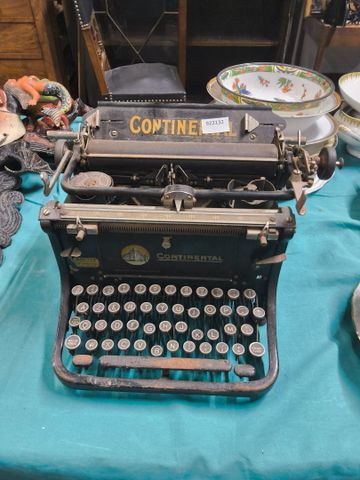 Machine à écrire de la marque continentale