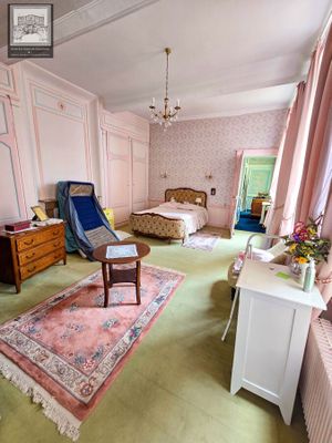 Vente de l'entièreté du contenu de la chambre (sauf …