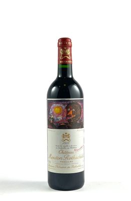 bouteille de vin rouge sur fond blanc sur fond blanc