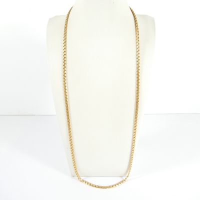 a gold chain necklace on a mannequin mannequin mannequin mannequin mannequin mannequin mannequin mannequin manne