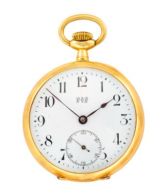 une image d'une montre de poche en gros plan sur fond blanc