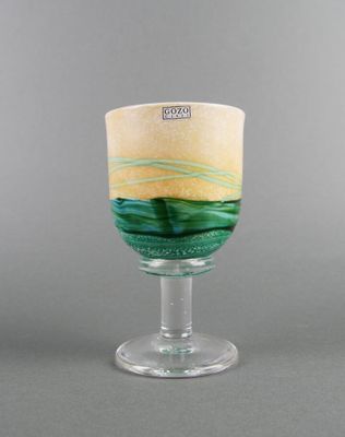 GOZO GLASS. Coupe en verre. Signée sous la base. Etiquette.