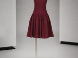 une image d'une robe sur un mannequin