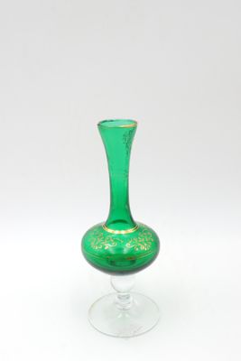 VERRERIE - Vase soliflore en verre vert et décoré d’entrelac…