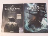 deux livres posés sur une table