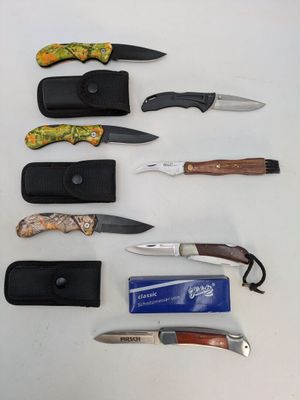 Réunion de 7 couteaux pliants modernes dont trois manches ca…