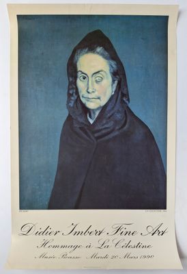 un tableau représentant une femme vêtue d'une cape noire sur fond bleu