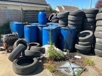 Stock d'environ une dizaine de fûts PEHD de 220 litres pour …