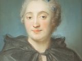 portrait d'une femme en robe bleue, portant un châle noir