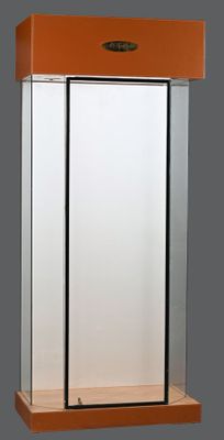 Vitrine à pans coupés sur plinthe en marque gainée de simili…