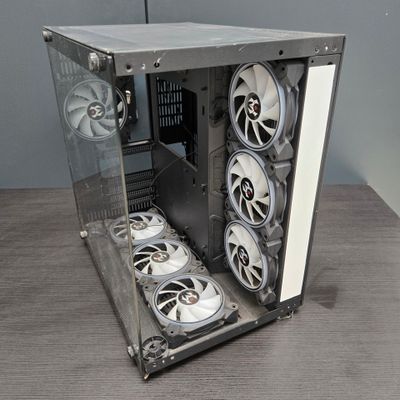 Boîtier gaming neuf avec vitres en verre trempé (une vitre l…