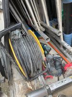 1 plieuse à zinc, 1 petit échafaudage d'intérieur, , 3 escab… (photo 2)