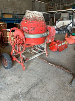 Manitou BF - Bétonnière de chantier de 2004.