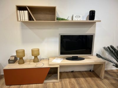 Meuble TV marque CELIO collection Oblik avec étagères (PV 22…