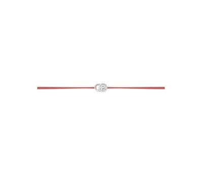 Le bracelet est en cuir rouge et est orné d'un cœur en argent.