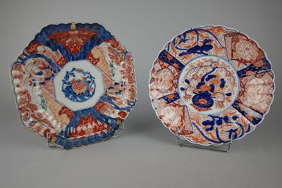 pair of japanese imari porcelain plates, 19th century