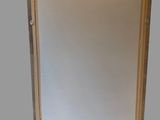 a picture of a picture of a mirror in a room