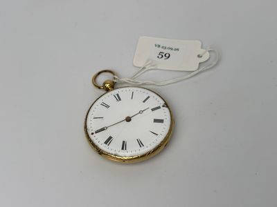 une montre de poche en or avec des chiffres romains