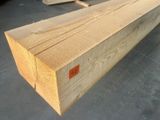 un morceau de bois qui traîne par terre