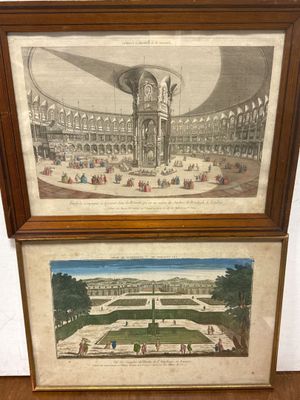 deux photos encadrées représentant un bâtiment sur lequel figure une horloge