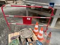 Lot d'équipements de sécurité, de balisage et de levage comp… (photo 3)