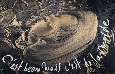 un dessin en noir et blanc représentant une femme et un homme