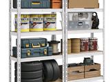 une photo d'un rayonnage de garage avec divers outils