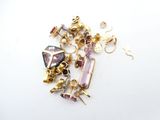 boucles d'oreilles plaquées or avec de l'améthorate, de l'améthorate et de l'améthorate