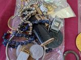 un grand nombre d'éléments sur la table