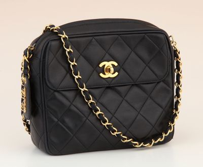 sac à bandoulière Chanel en cuir matelassé noir