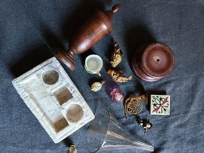 Lot de bibelots divers : Pommeau de bois sculpté, XIXème siè…