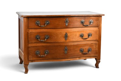 une image d'une commode avec un plateau en marbre