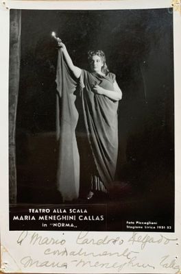 Maria CALLAS. Photographie originale dédicacée. 153 x 101 mm…