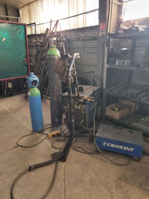 an image of a room with a lot of equipment