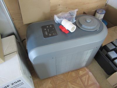 a small machine that is sitting on the floor