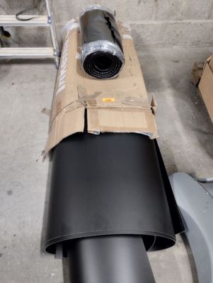 an image of a motorcycle with a box on the back of it