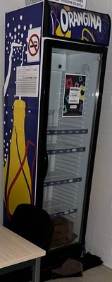 Vitrine ORANGINA - vente judiciaire suite à LJS d'un bar à j…