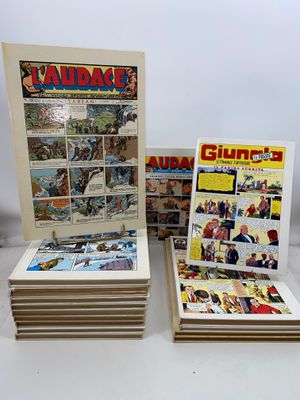 une pile de bandes dessinées est empilée les unes sur les autres