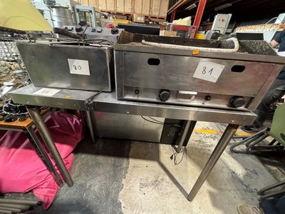 deux fours posés sur une table