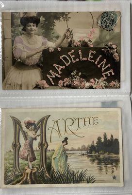 deux vieilles cartes postales représentant une femme et un homme sur un bateau