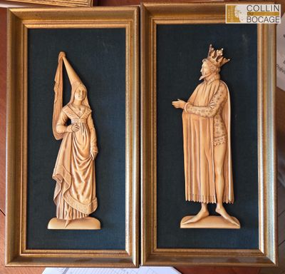 Deux bas relief imitation "roi médiéval"