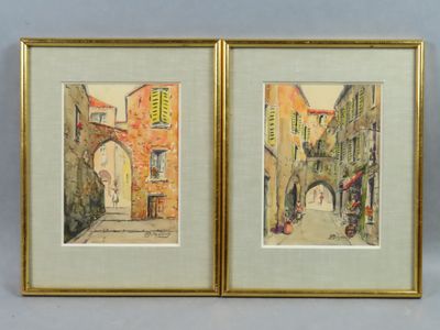deux tableaux encadrés représentant une scène de rue avec des bâtiments et une entrée